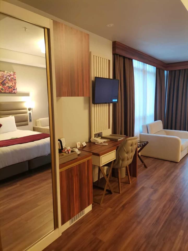 Golden Royal Hotel & Spa
