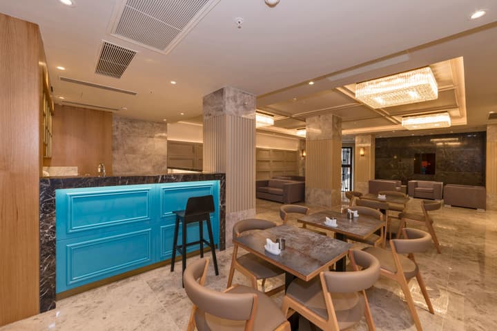 Golden Royal Hotel & Spa