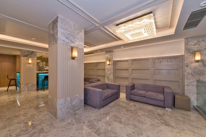 Golden Royal Hotel & Spa