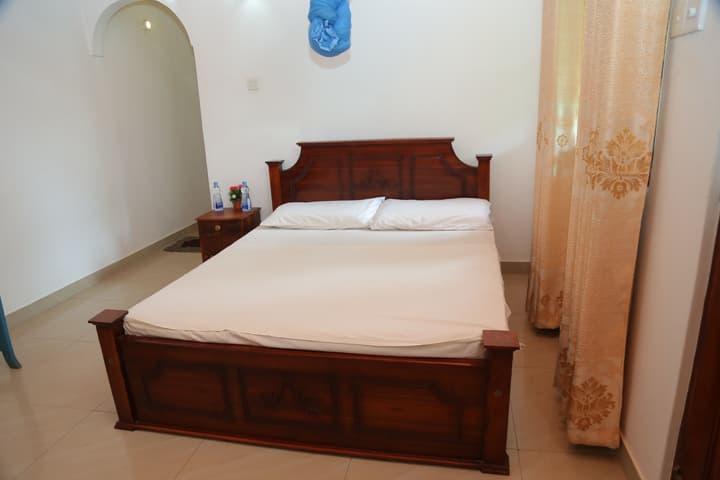 Osanda Guest