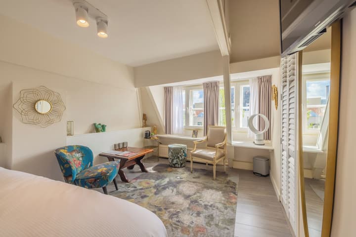 LOT Hotel