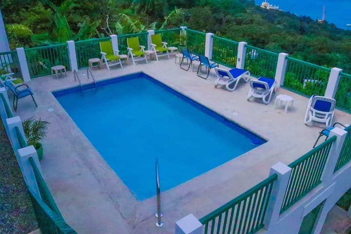 Pink Rock Bed & Breakfast