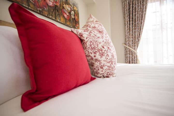 The Browns' Luxury Guest Suites