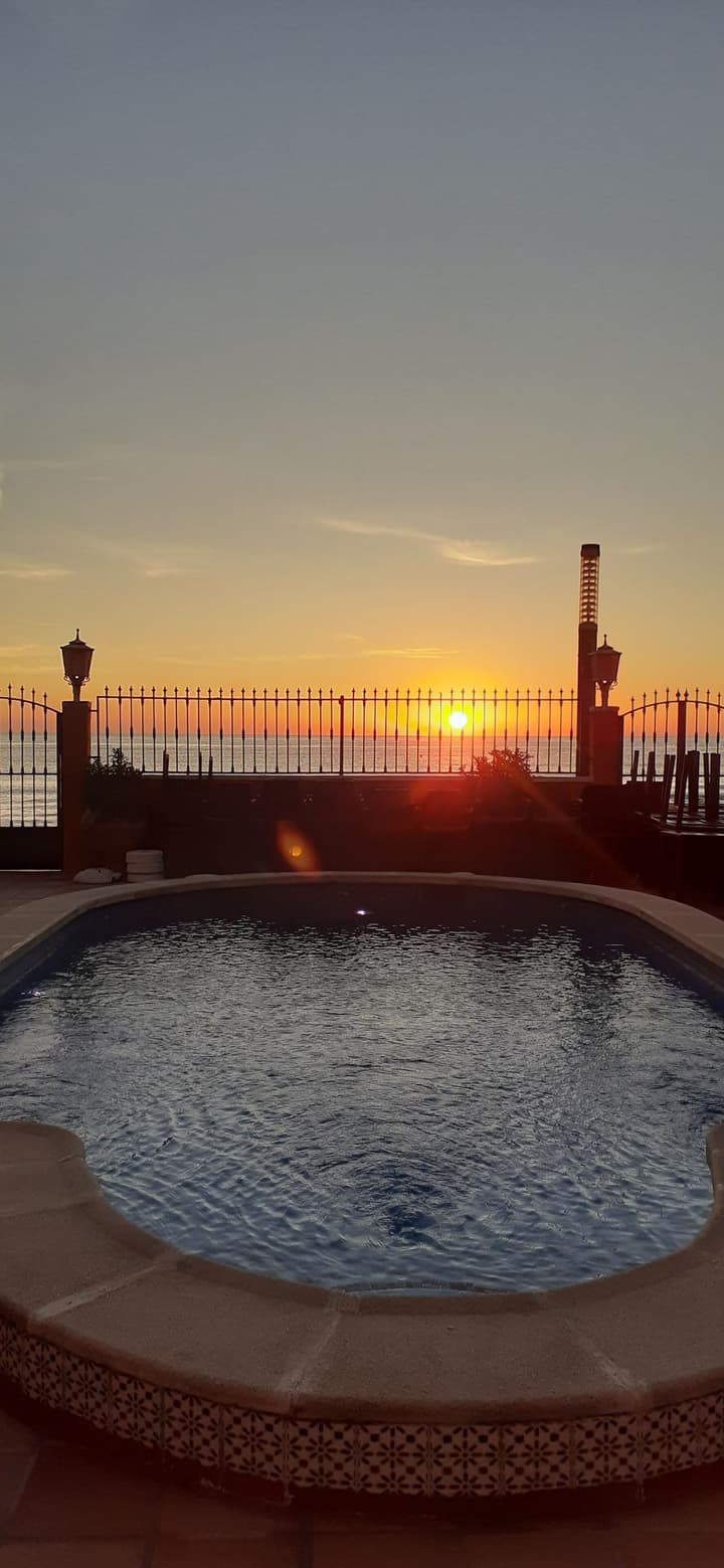 Lloyds Beach Club Aparthotel