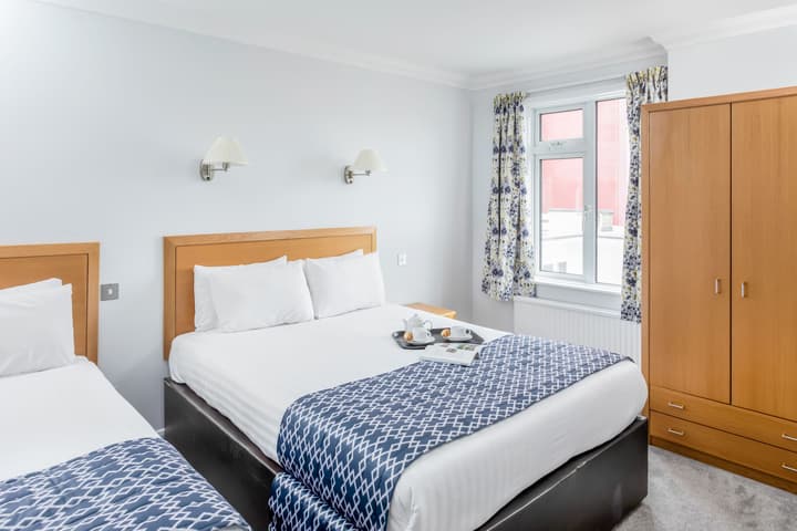 Kilbirnie Hotel
