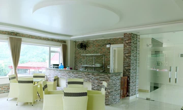 Ngoc Bach Hotel