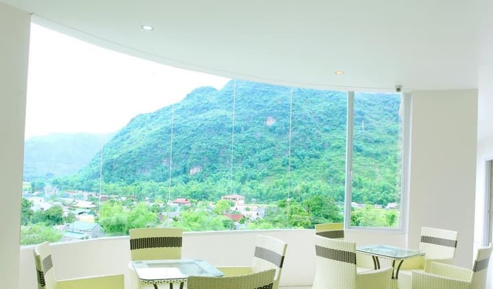 Ngoc Bach Hotel