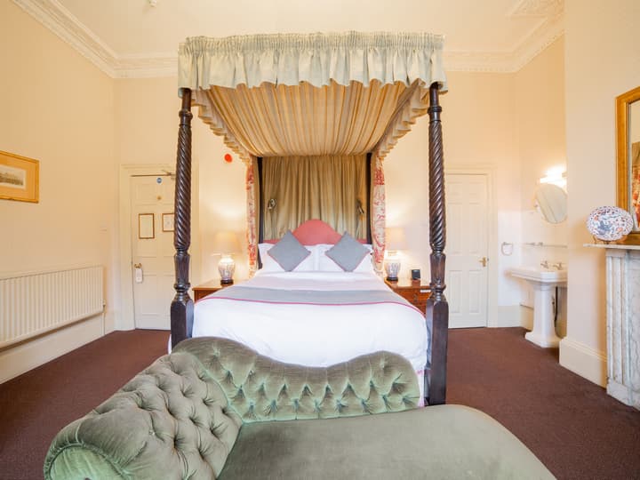 OYO Bailbrook Lodge, Bath