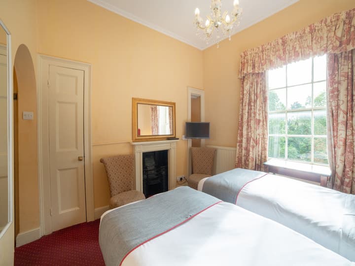 OYO Bailbrook Lodge, Bath