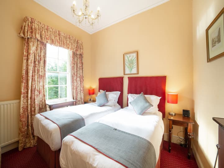 OYO Bailbrook Lodge, Bath