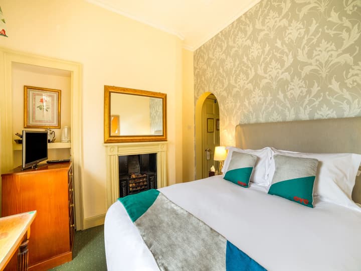 OYO Bailbrook Lodge, Bath
