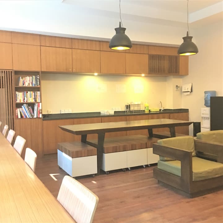 Yama Hotel & Rooftop Bar