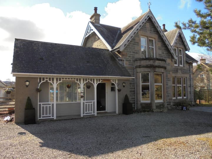 Avondale House
