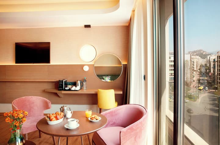 Zeus Essence Wyndham Athens Residence