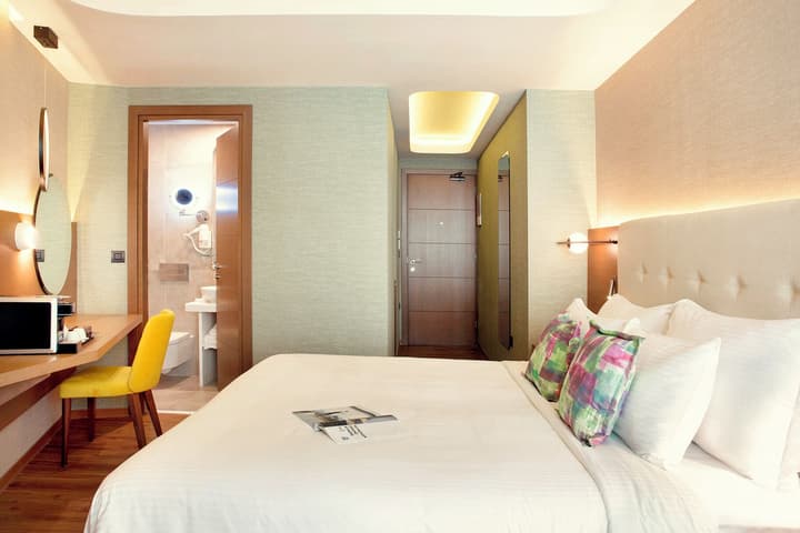 Zeus Essence Wyndham Athens Residence