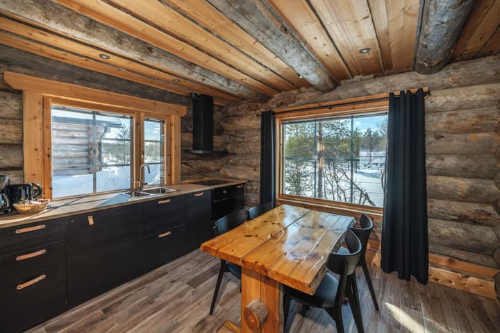 Wilderness Hotel Muotka & Igloos