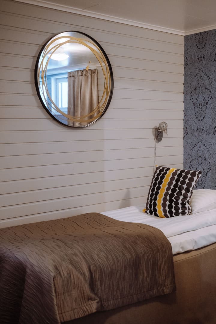 Golden Circle Suites