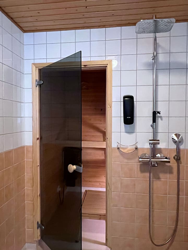 Golden Circle Suites