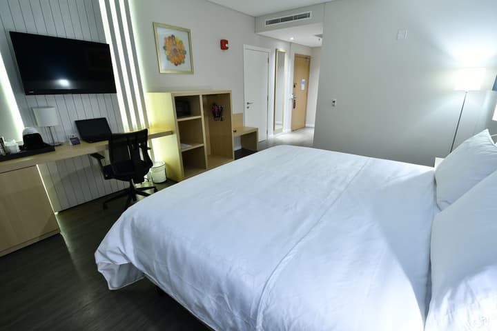 Holiday Inn Express Asuncion Aviadores by IHG