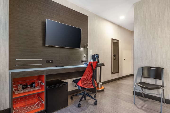 Best Western Premier Springfield Plaza District Hotel