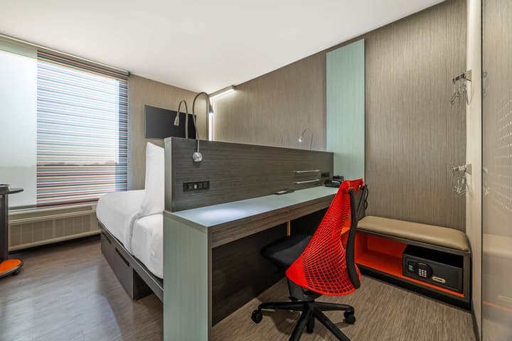 Best Western Premier Springfield Plaza District Hotel