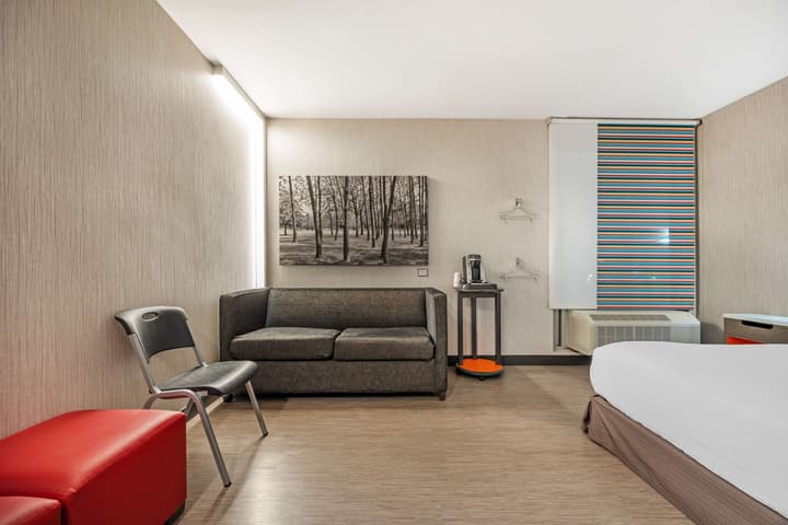 Best Western Premier Springfield Plaza District Hotel