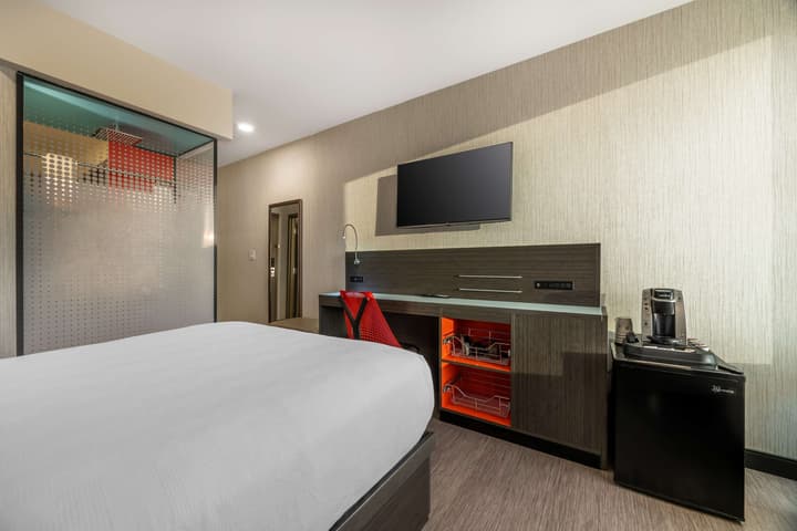 Best Western Premier Springfield Plaza District Hotel