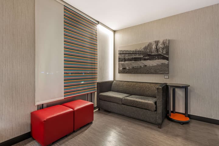 Best Western Premier Springfield Plaza District Hotel