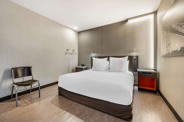 Best Western Premier Springfield Plaza District Hotel