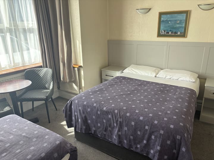 Warwick Lodge