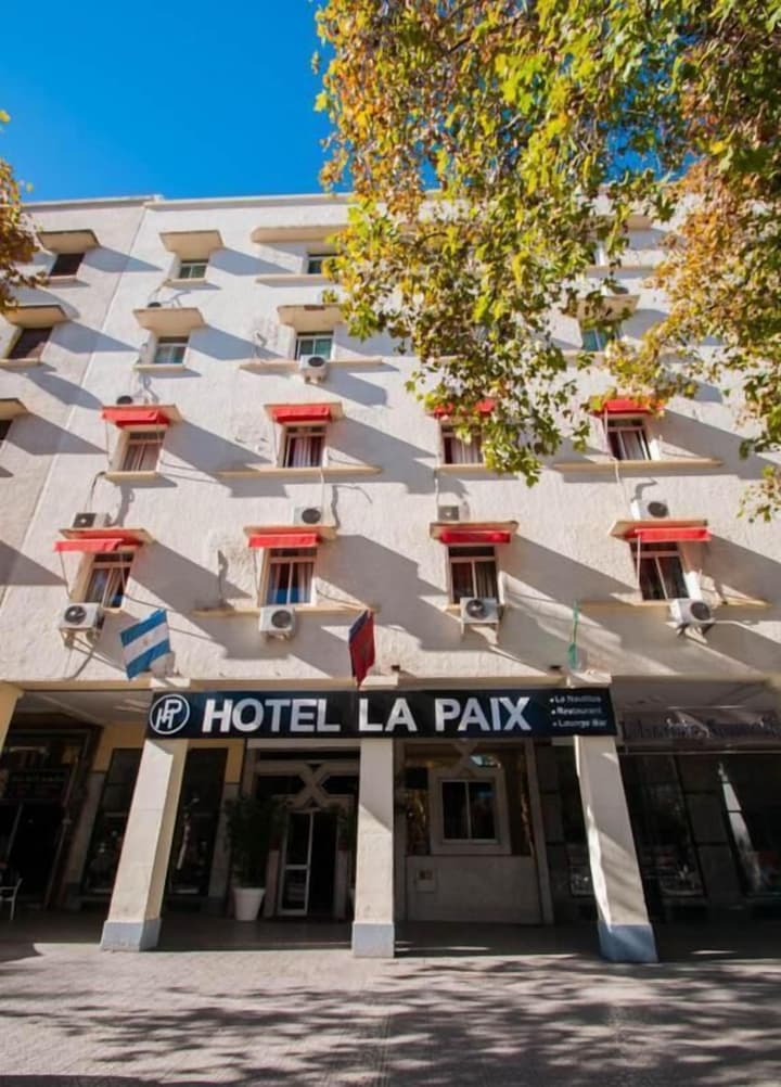 Hotel De La Paix