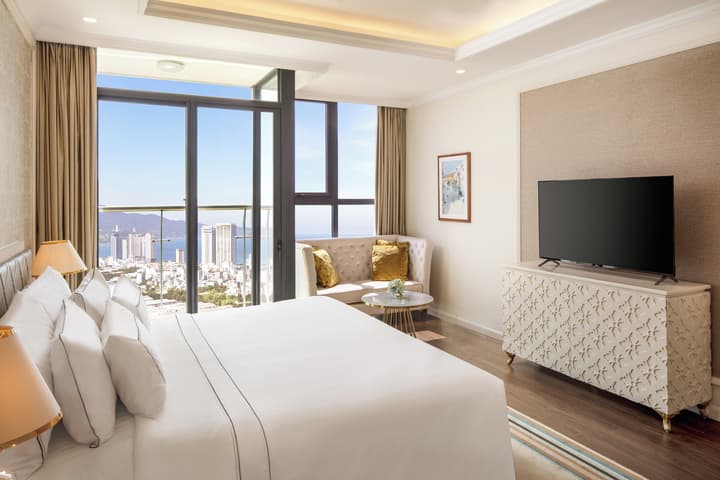Melia Vinpearl Danang Riverfront