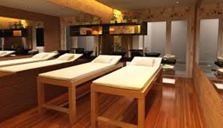 Flora Centre Hotel & Spa