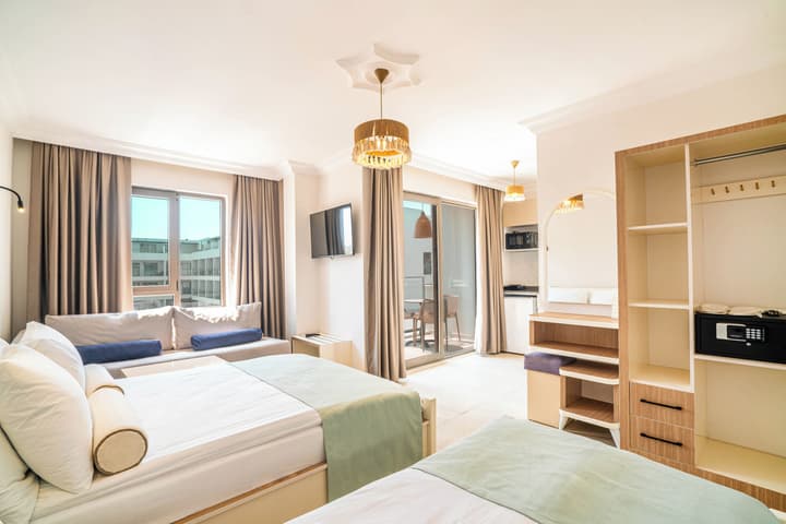 Victoria Princess Hotel