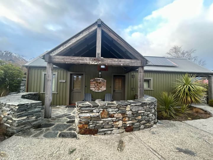 Headwaters Glenorchy Eco Lodge