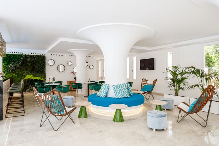 Hotel Tora