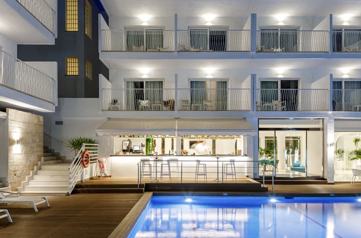 Hotel Tora