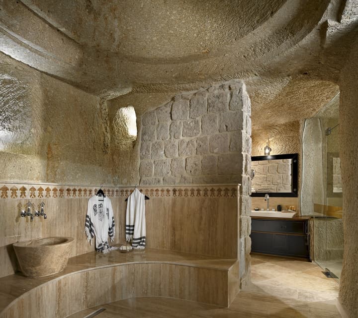 Seraphim Cave Suites & Spa