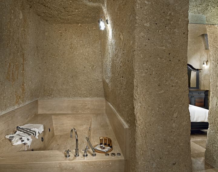 Seraphim Cave Suites & Spa