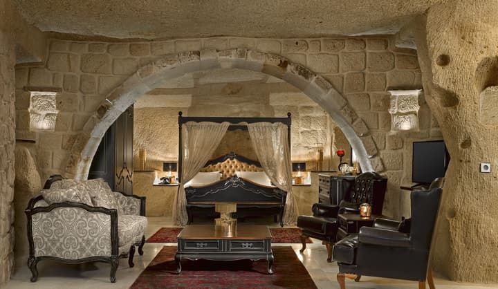 Seraphim Cave Suites & Spa