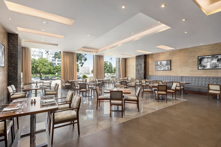 Radisson Hotel Muscat Panorama
