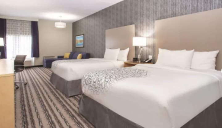 La Quinta Inn & Suites by Wyndham Buffalo Amherst