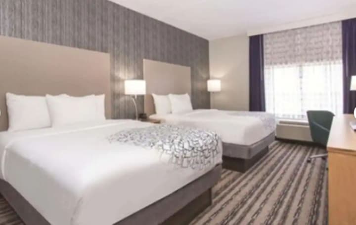 La Quinta Inn & Suites by Wyndham Buffalo Amherst