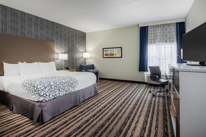 La Quinta Inn & Suites by Wyndham Buffalo Amherst