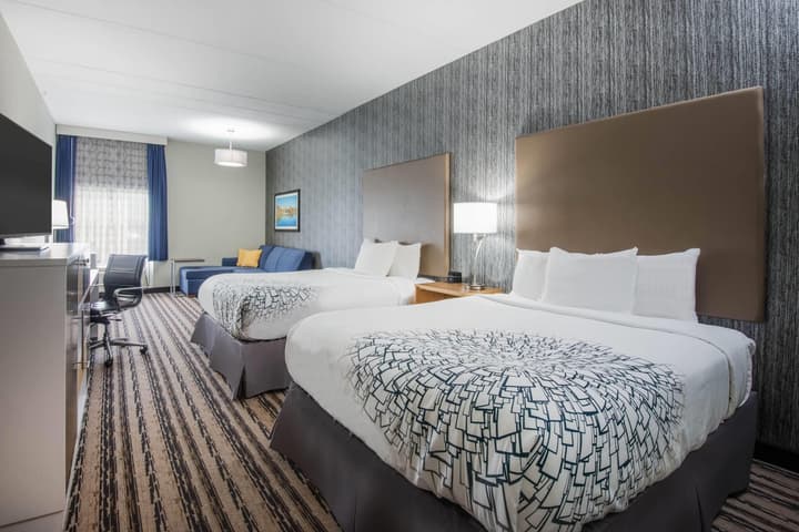 La Quinta Inn & Suites by Wyndham Buffalo Amherst