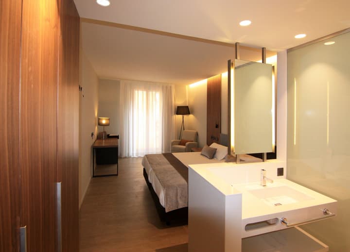 Hotel Raval de la Mar