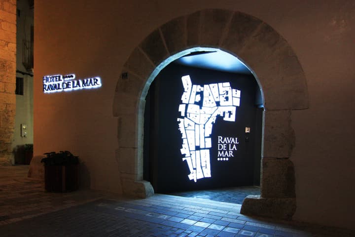 Hotel Raval de la Mar