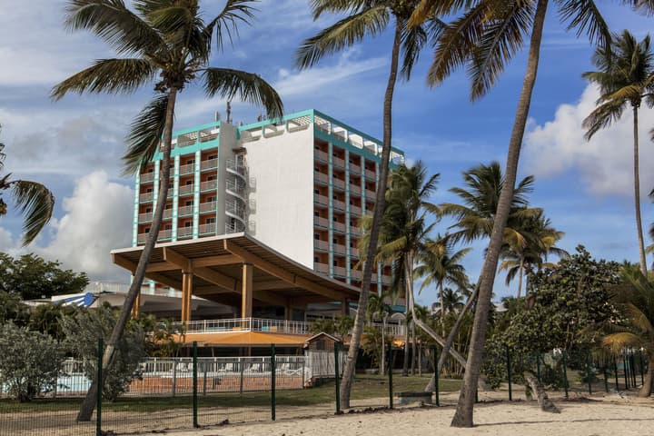 Hotel Arawak Beach Resort
