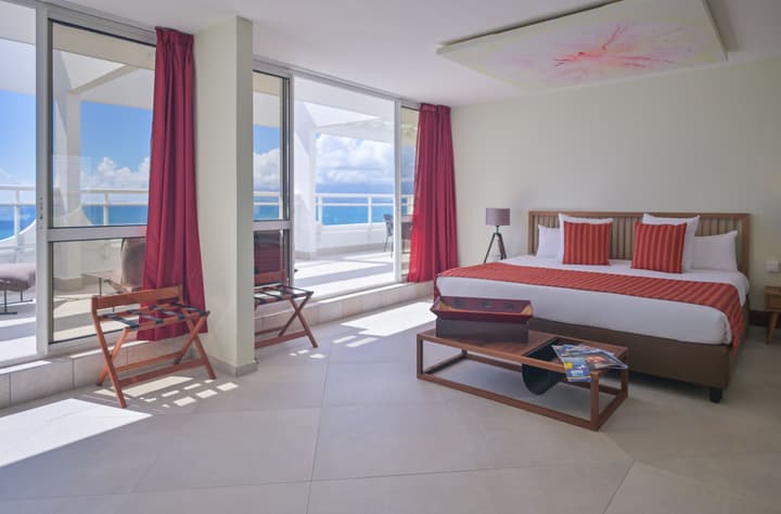 Hotel Arawak Beach Resort