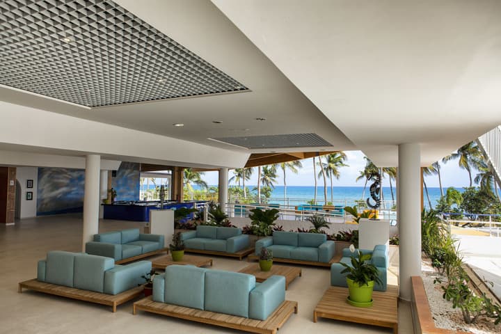 Hotel Arawak Beach Resort